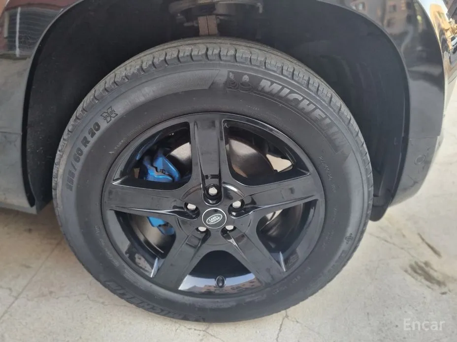 Land Rover Defender 2020 110 P300 X-Dynamic SE