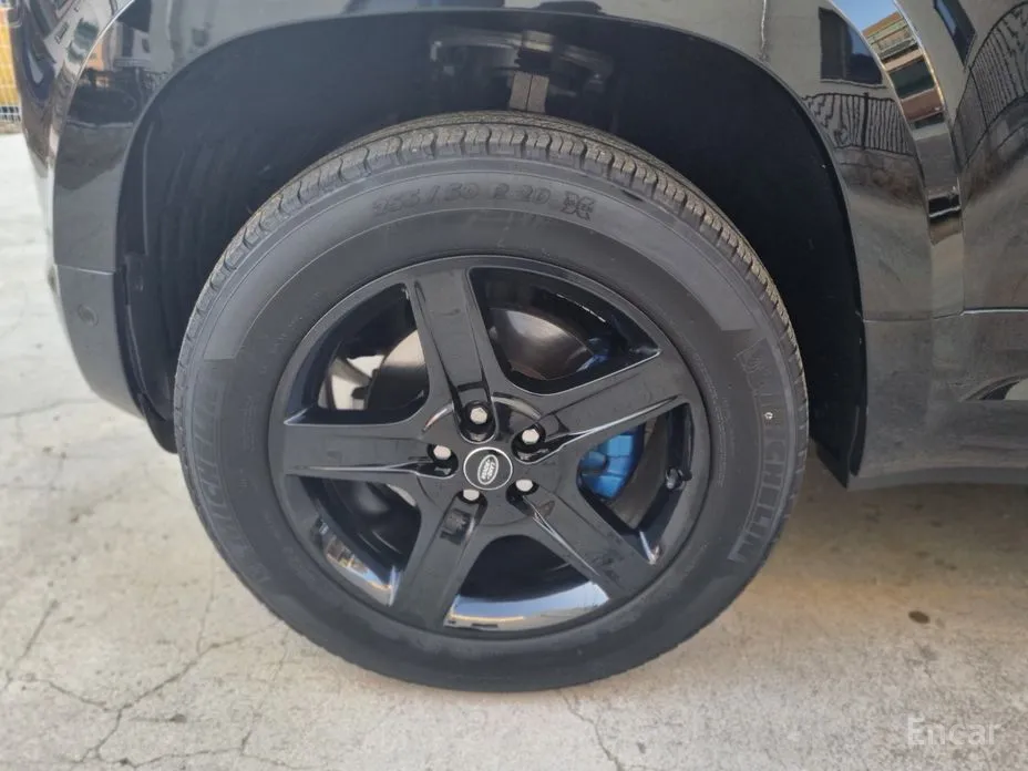 Land Rover Defender 2020 110 P300 X-Dynamic SE