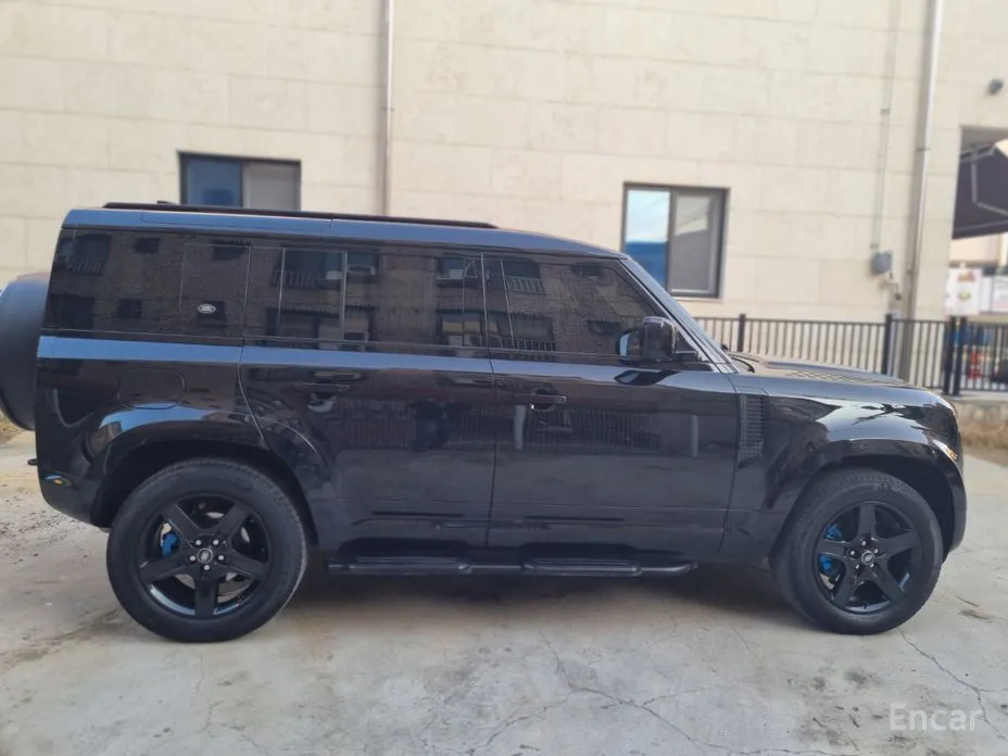 Land Rover Defender 2020 110 P300 X-Dynamic SE