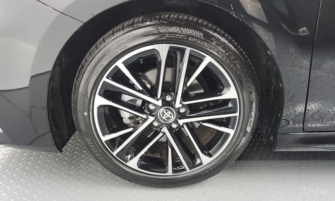 Toyota Camry 2024 2.5 XLE Premium Hybrid