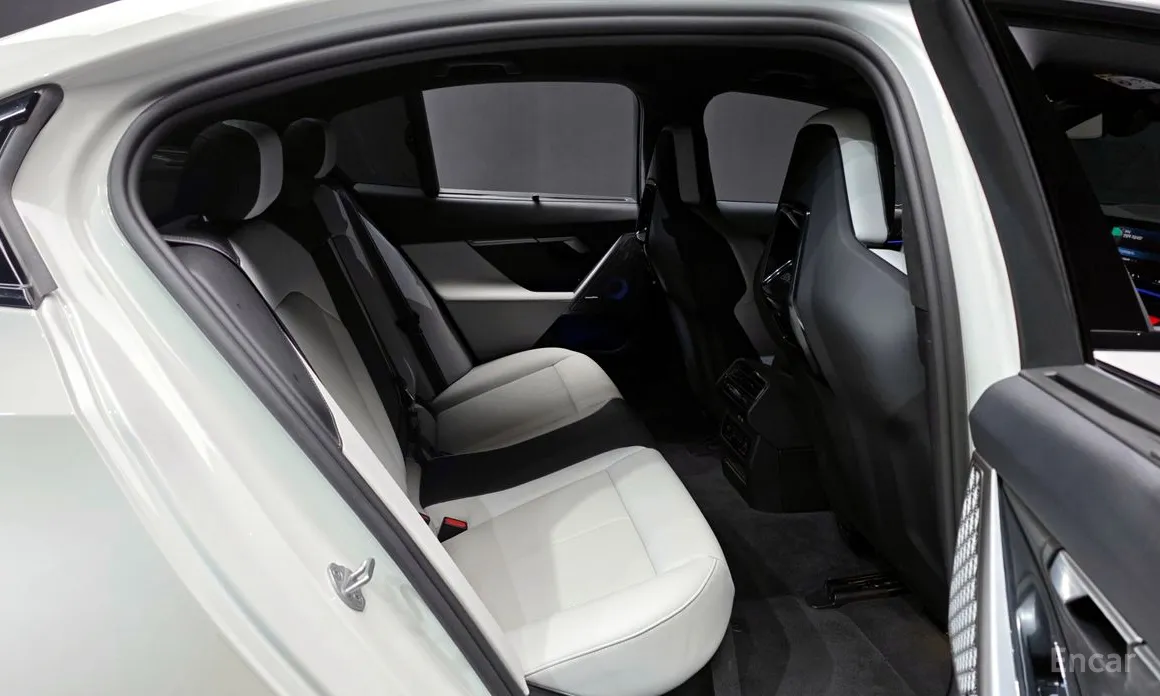 BMW M5 2024 M5 Sedan