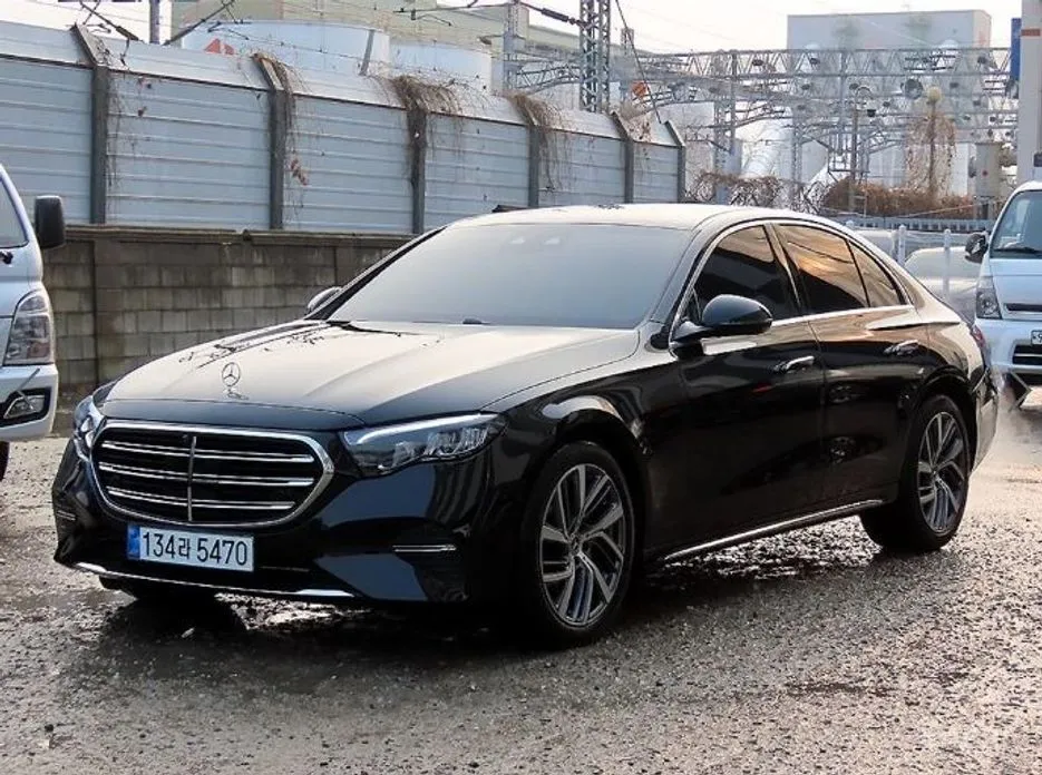 Mercedes-Benz E-Class 2024 E220d 4MATIC Exclusive