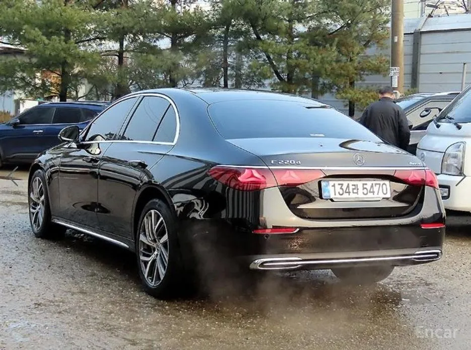 Mercedes-Benz E-Class 2024 E220d 4MATIC Exclusive