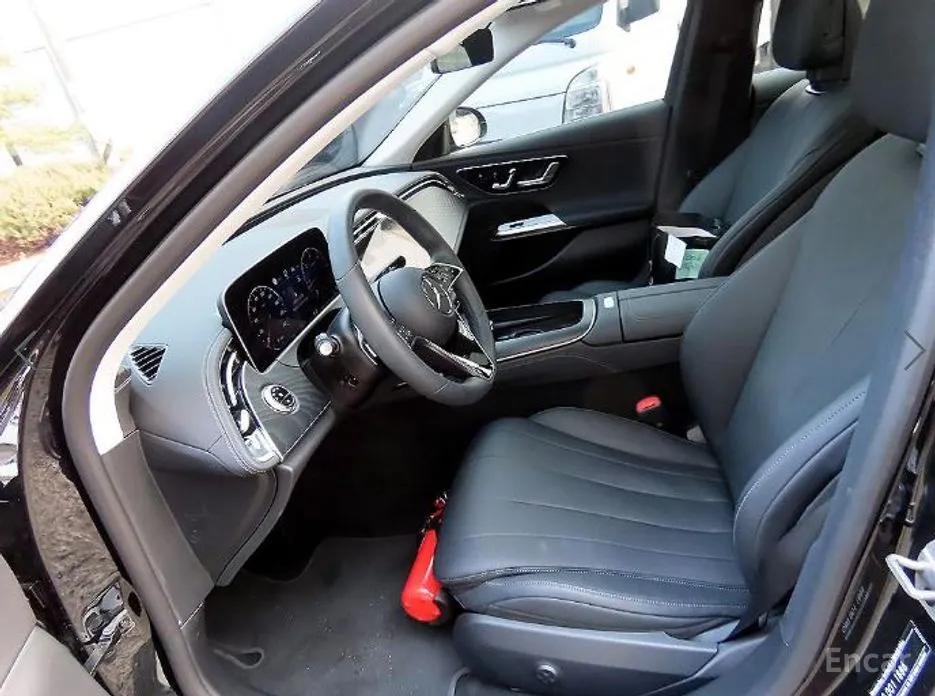 Mercedes-Benz E-Class 2024 E220d 4MATIC Exclusive