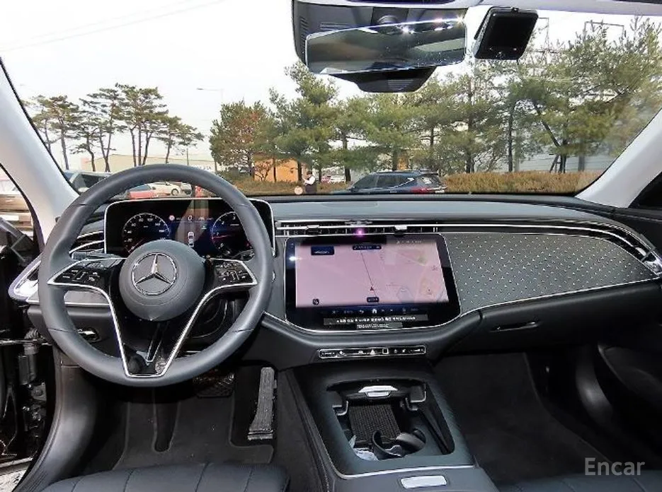 Mercedes-Benz E-Class 2024 E220d 4MATIC Exclusive