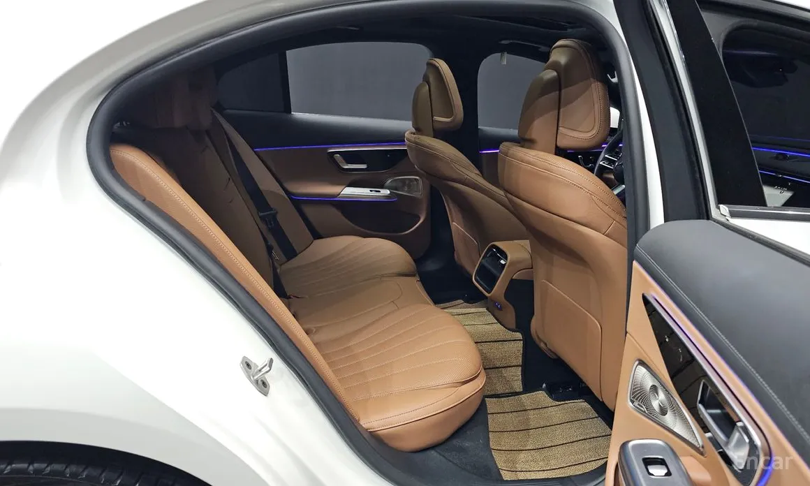 Mercedes-Benz E-Class 2024 E300 4MATIC AMG Line