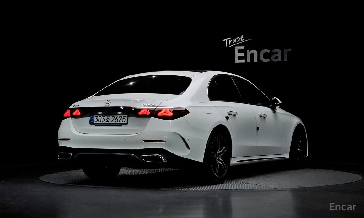 Mercedes-Benz E-Class 2024 E300 4MATIC AMG Line