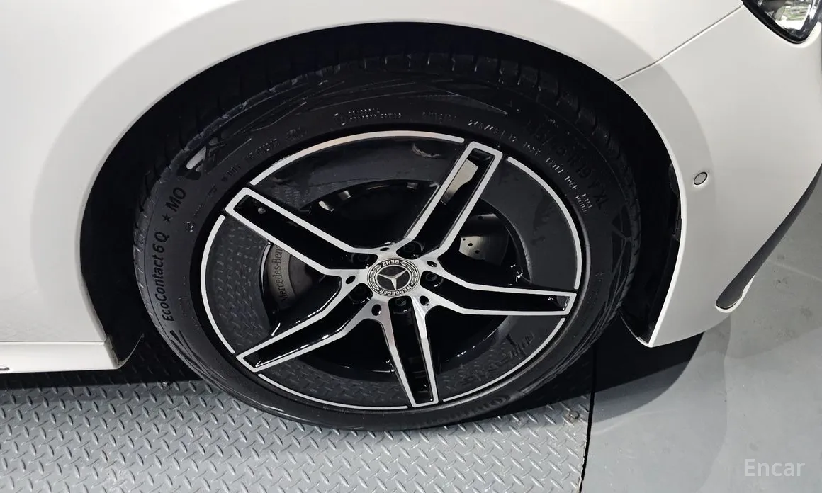 Mercedes-Benz E-Class 2024 E300 4MATIC AMG Line