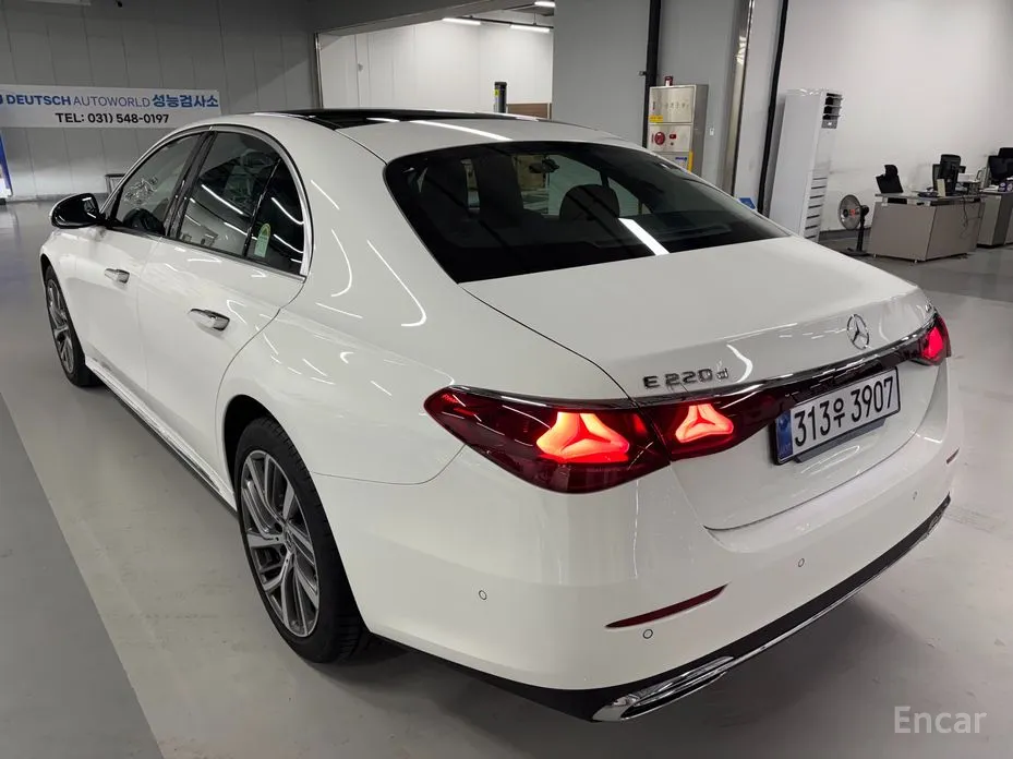 Mercedes-Benz E-Class 2024 E220d 4MATIC Exclusive