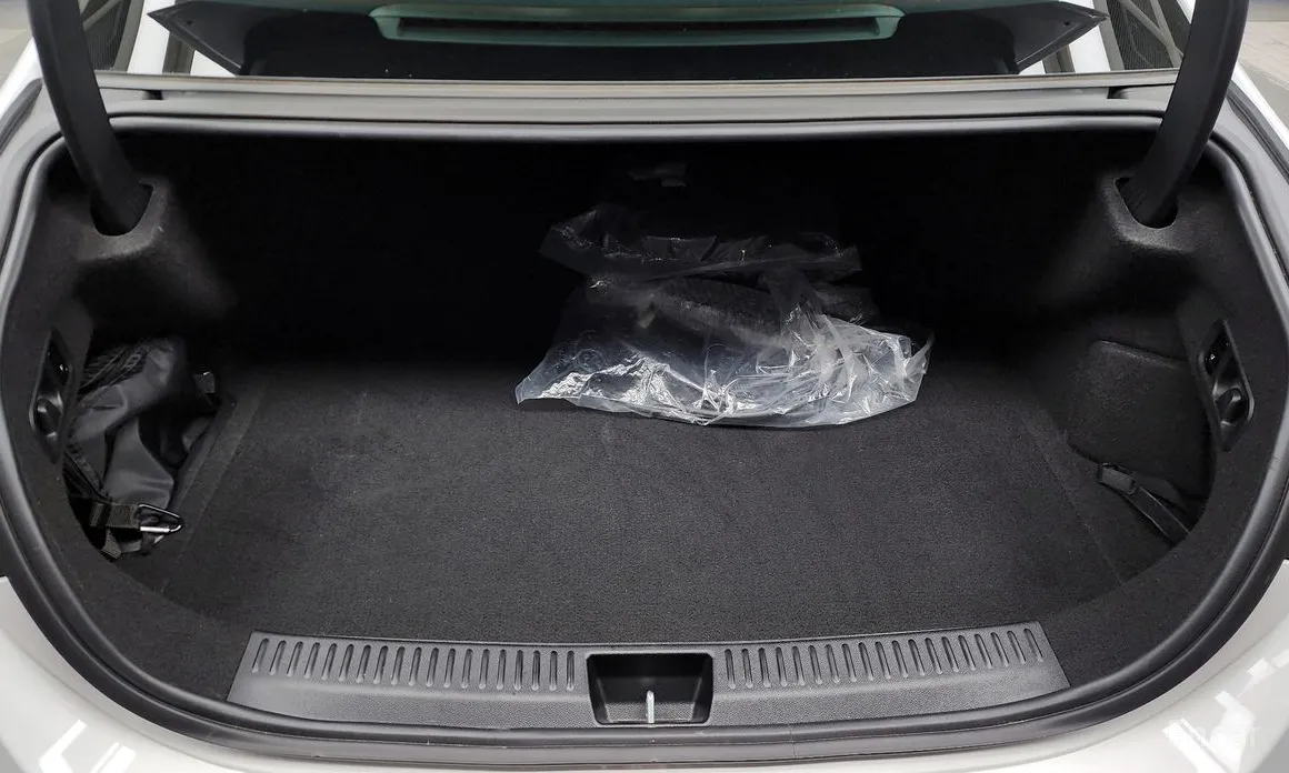 Mercedes-Benz E-Class 2024 E350e 4MATIC