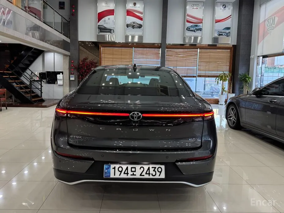 Toyota Crown 2023 2.5 4WD Hybrid
