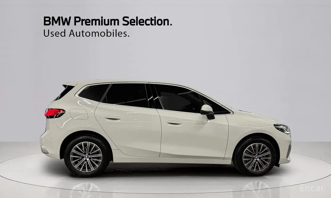 BMW 2 Series 2022 220i Luxury