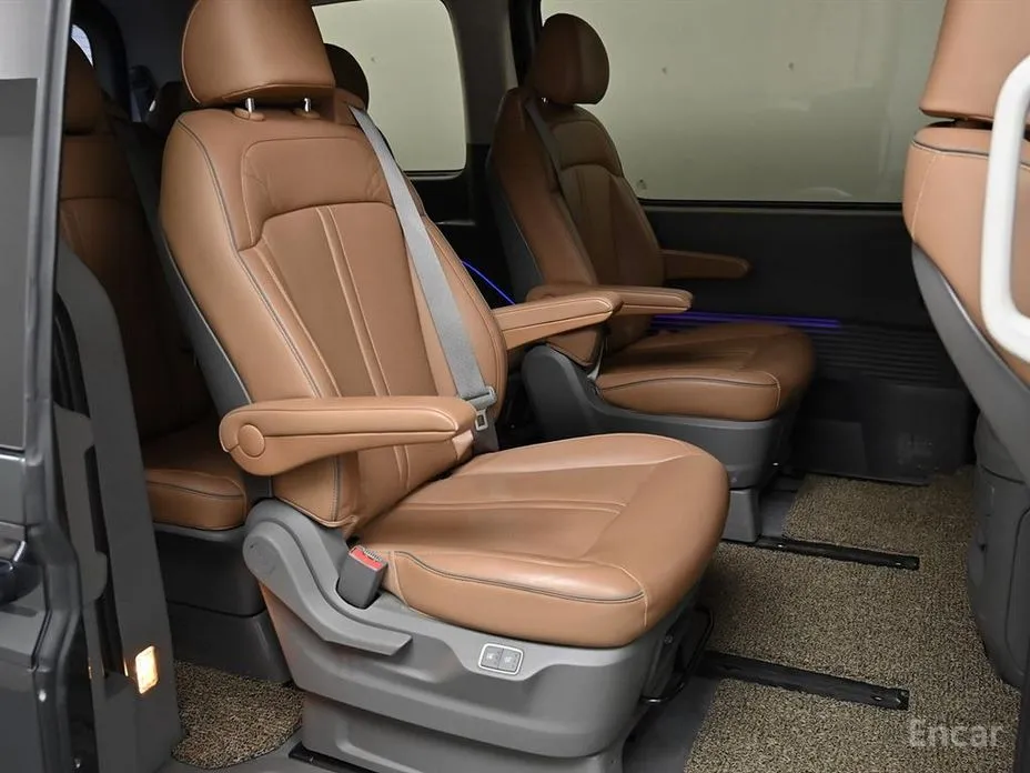 Hyundai Staria 2021 4WD Lounge 9-Seater