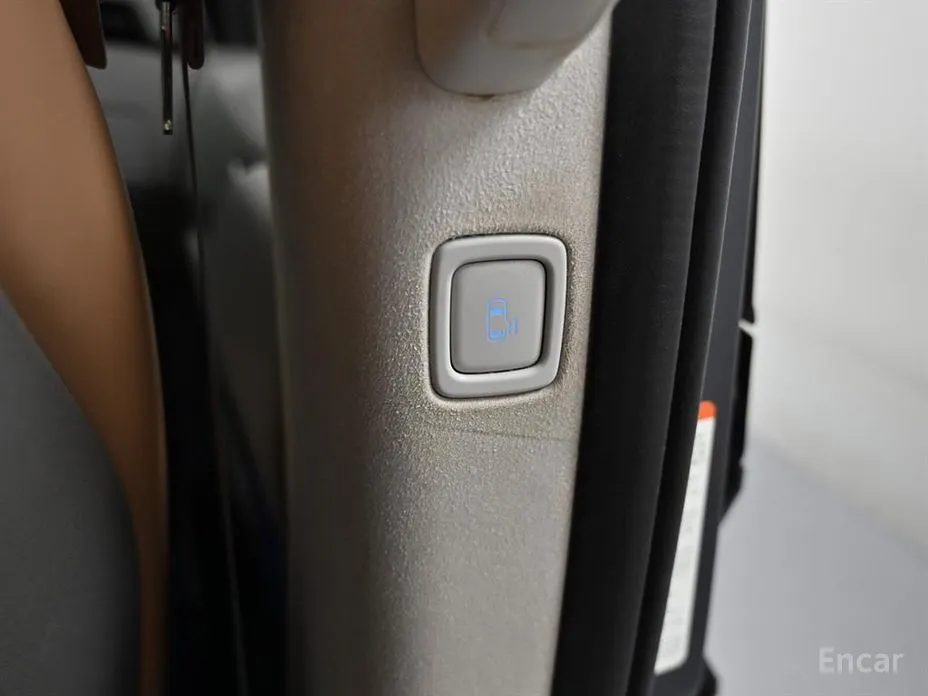 Hyundai Staria 2021 4WD Lounge 9-Seater