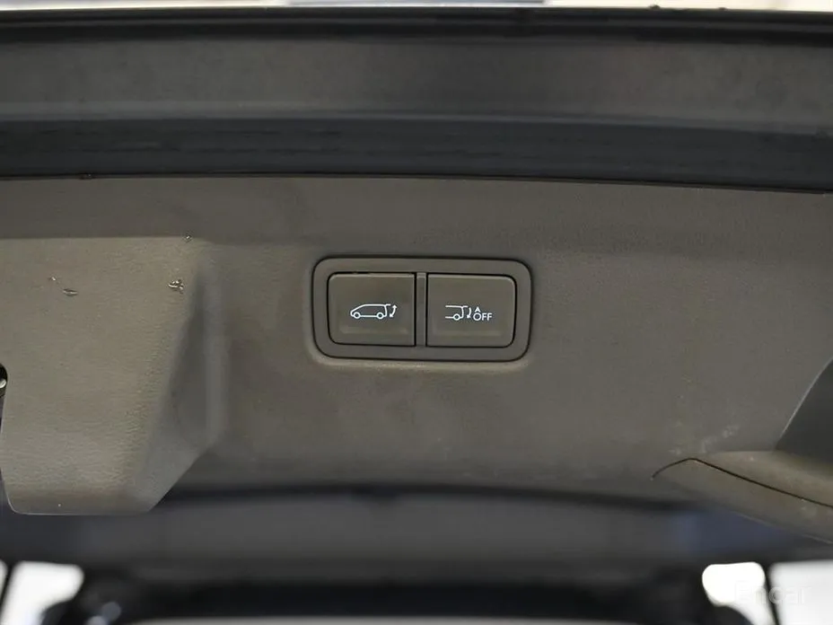 Hyundai Staria 2021 4WD Lounge 9-Seater