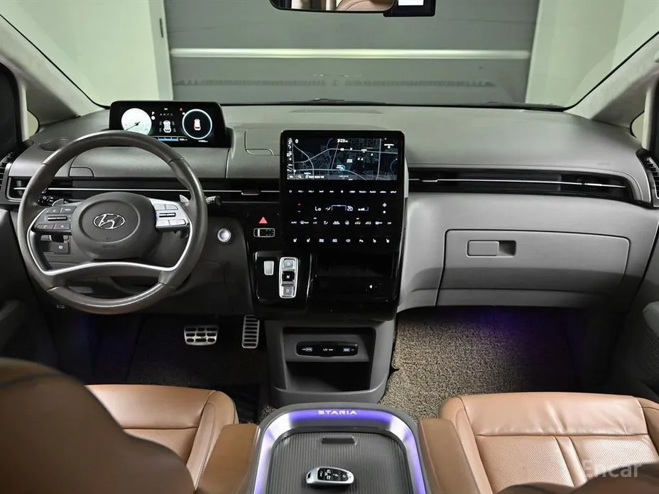 Hyundai Staria 2021 4WD Lounge 9-Seater
