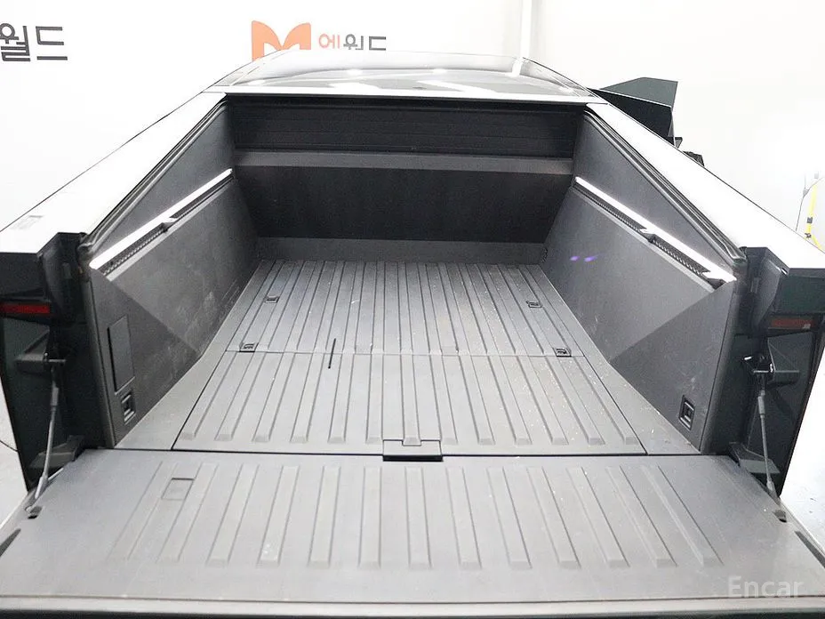 2023 Tesla Cybertruck