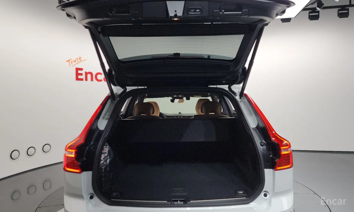 Volvo XC60 2017 T8 Ultra Bright