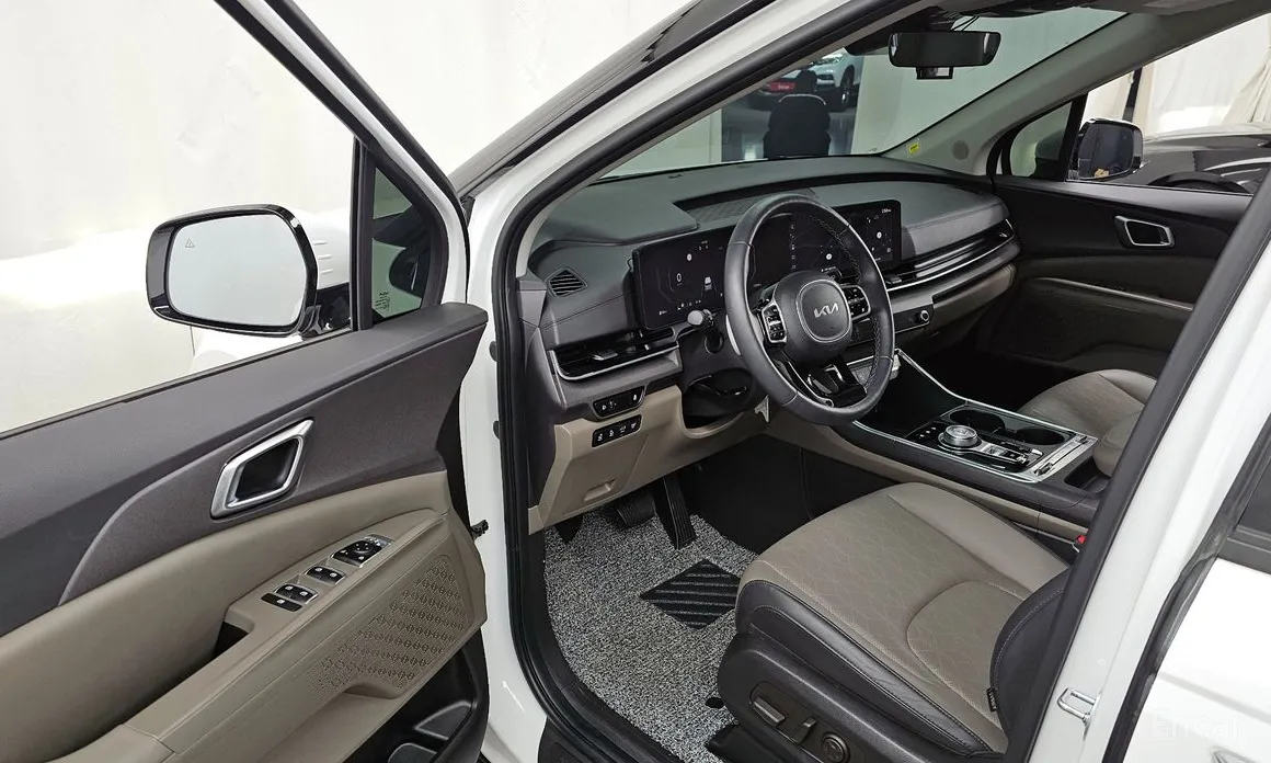 Kia Carnival 2023 9-Seater Noblesse