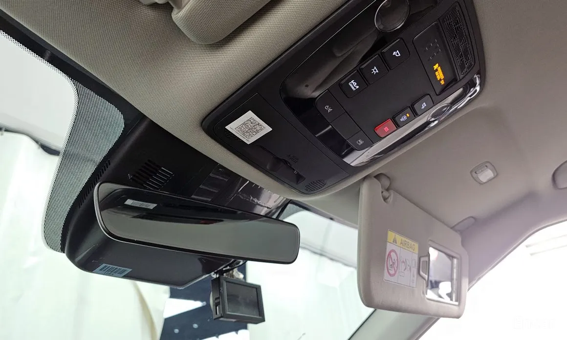 Kia Carnival 2023 9-Seater Noblesse