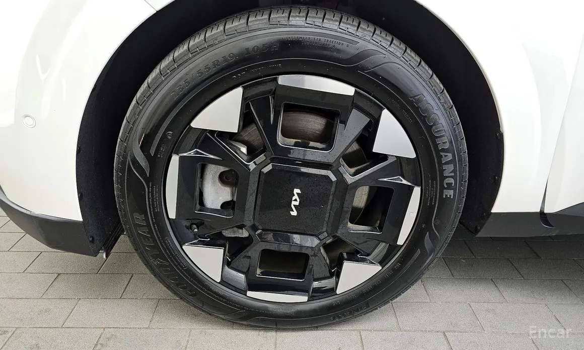 Kia Carnival 2023 9-Seater Noblesse