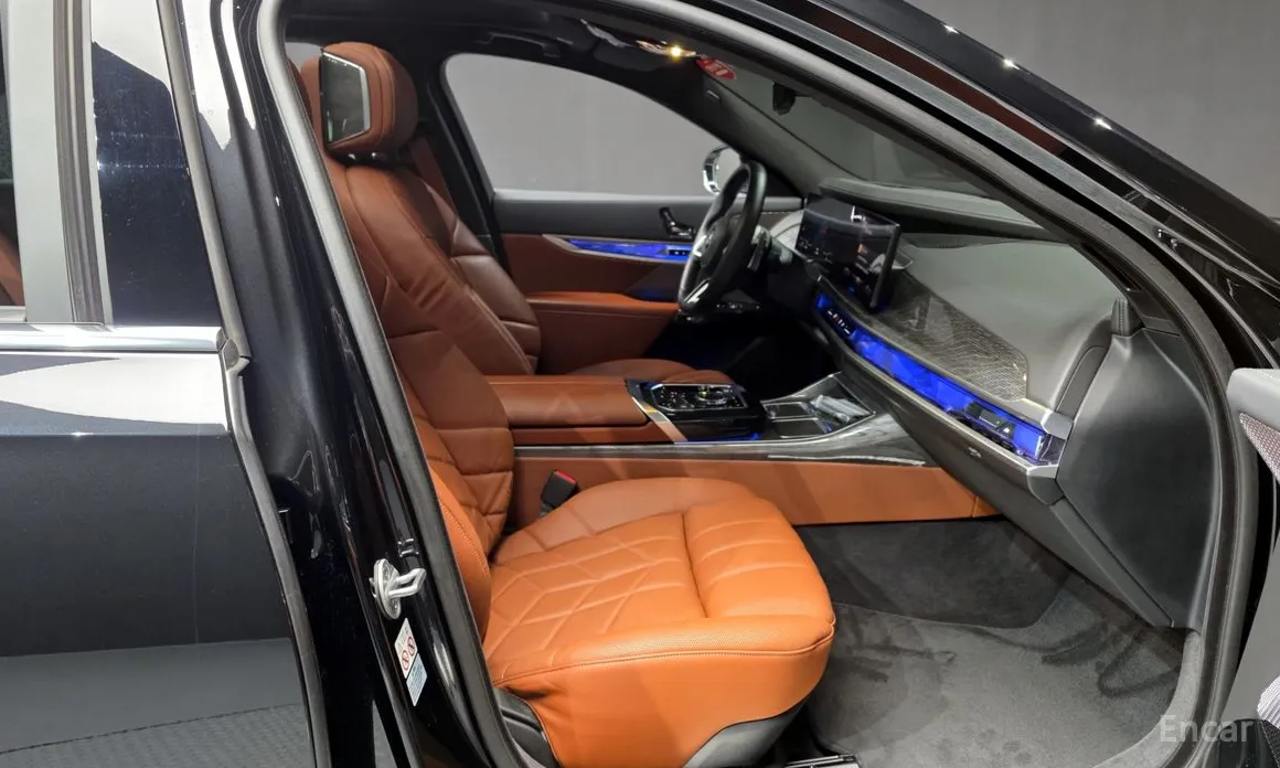 BMW 7 Series 2022 740i xDrive M Sport