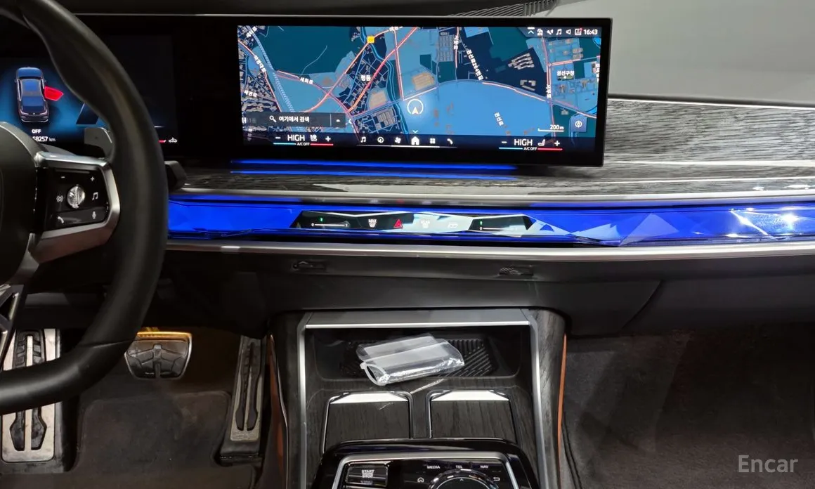 BMW 7 Series 2022 740i xDrive M Sport