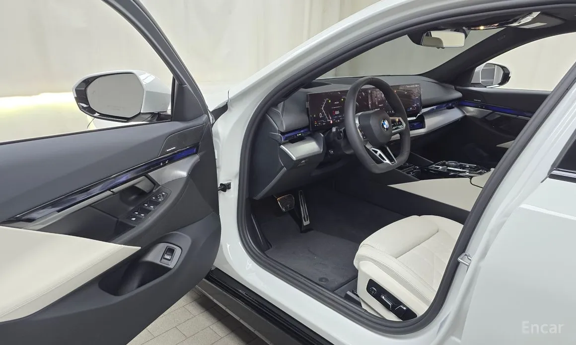 BMW 5 Series 2023 520i M Sport