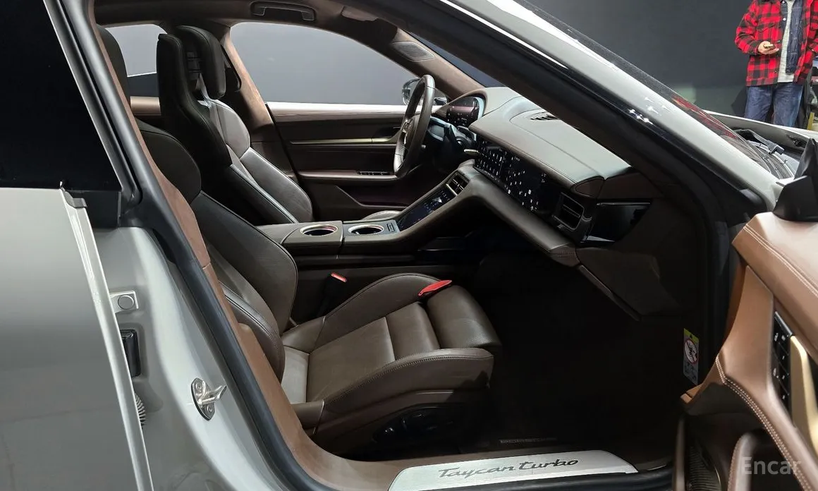 Porsche Taycan 2020 Turbo