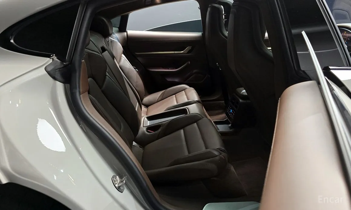 Porsche Taycan 2020 Turbo