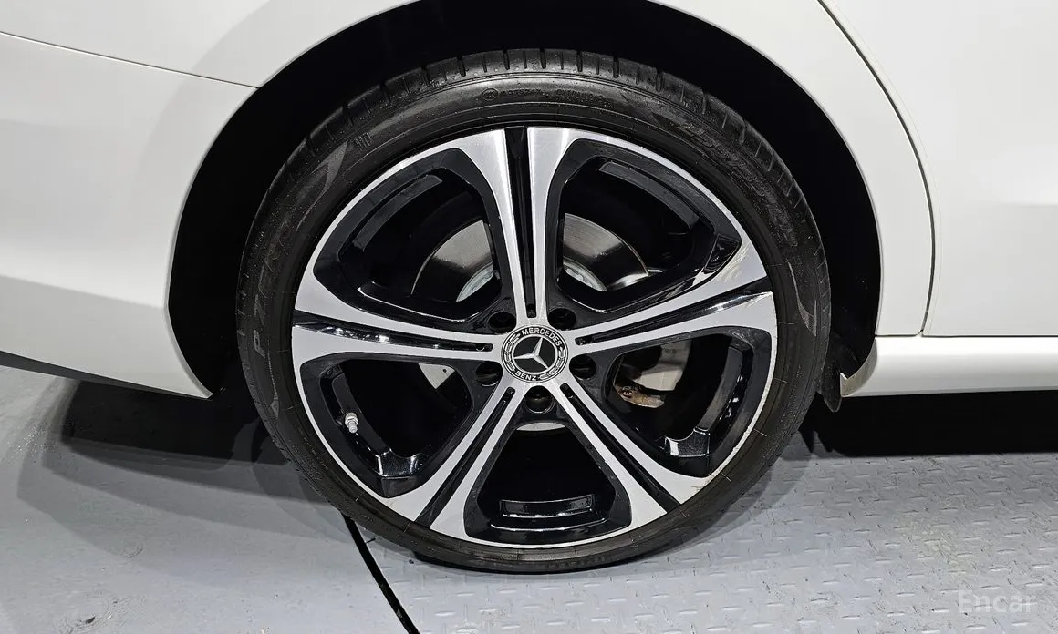 Mercedes-Benz C-Class 2022 C300 4MATIC Avantgarde