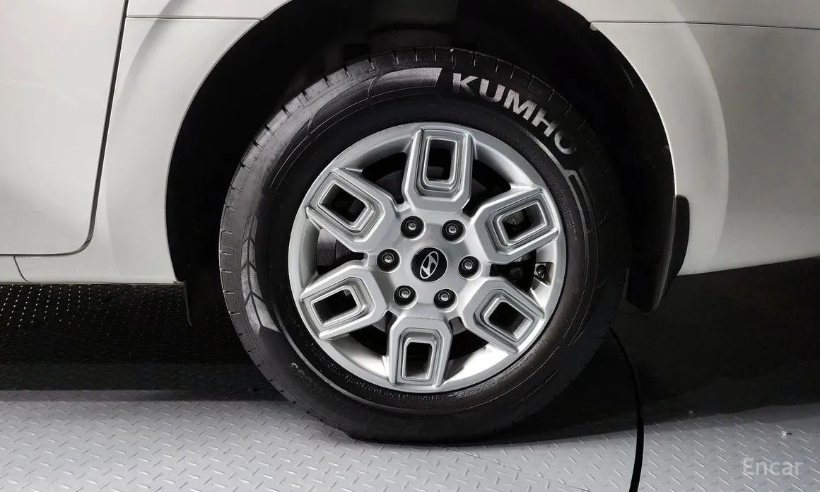 Hyundai Staria 2021 L3.5 Cargo 5-Seater