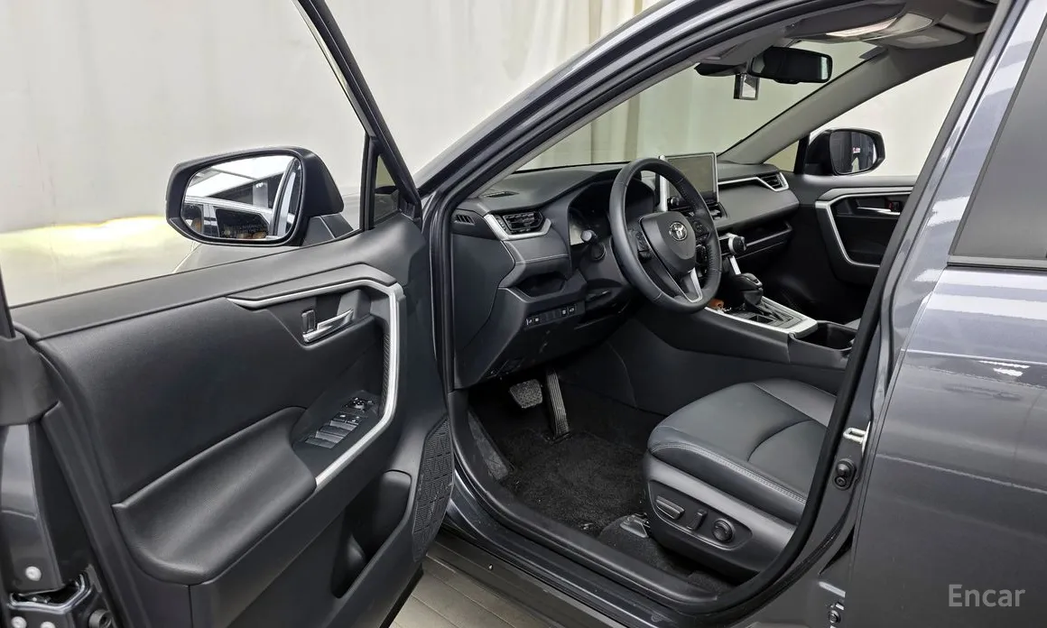 Toyota RAV4 2019 2.5 2WD Hybrid XLE