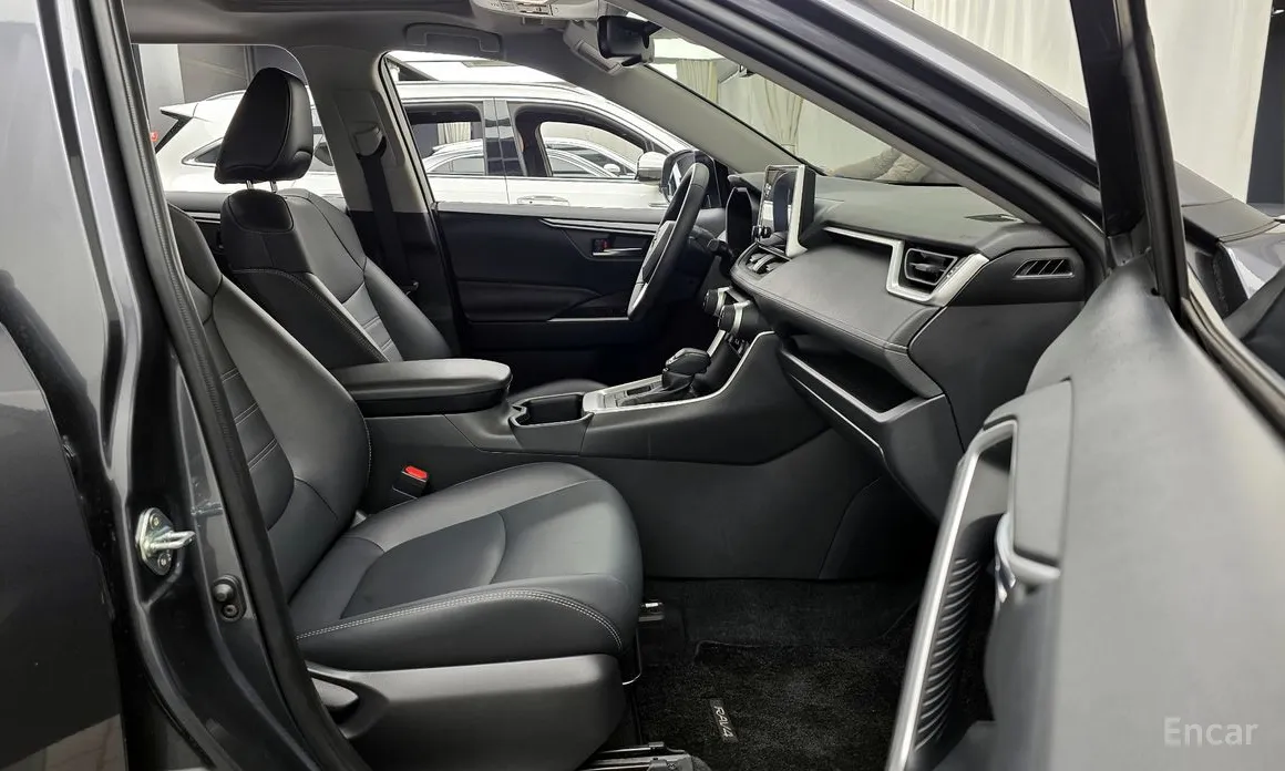 Toyota RAV4 2019 2.5 2WD Hybrid XLE