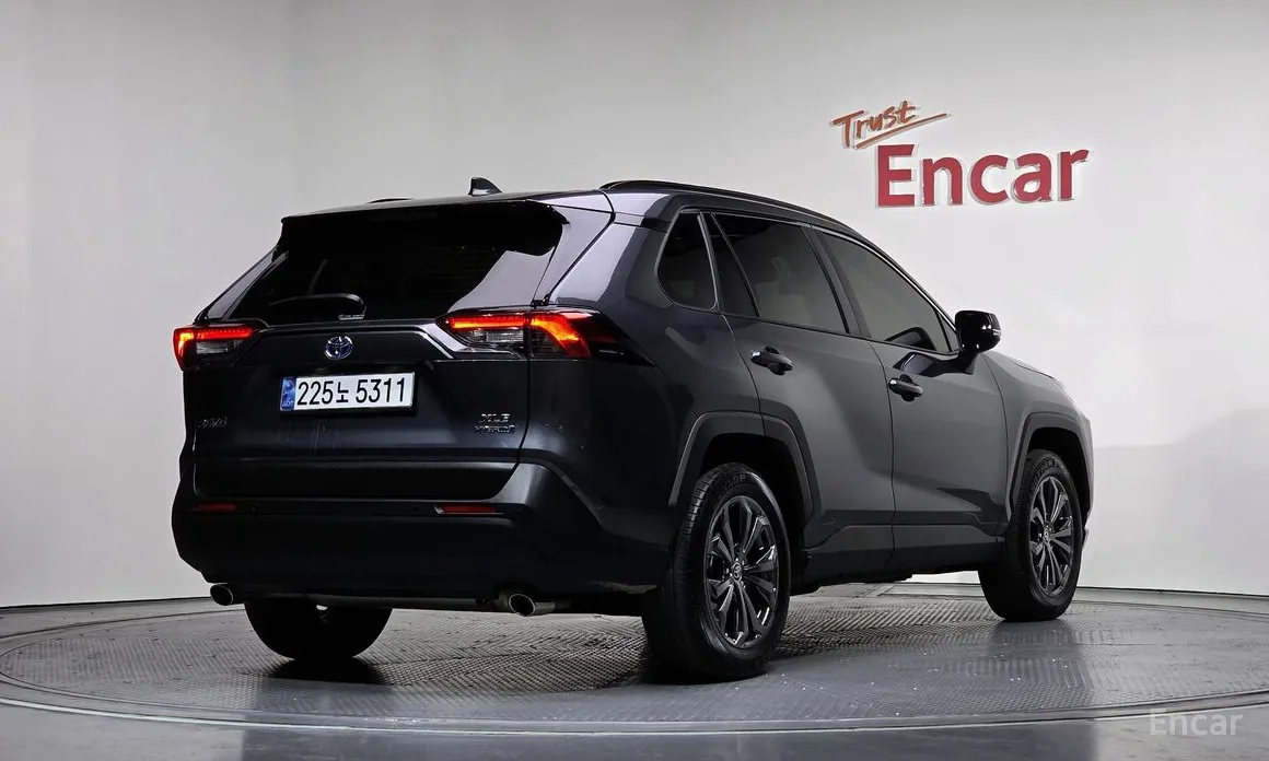 Toyota RAV4 2019 2.5 2WD Hybrid XLE