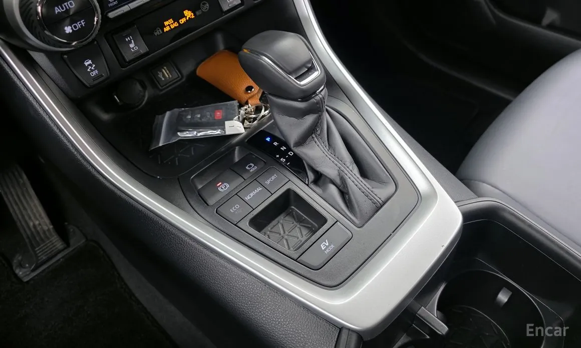 Toyota RAV4 2019 2.5 2WD Hybrid XLE