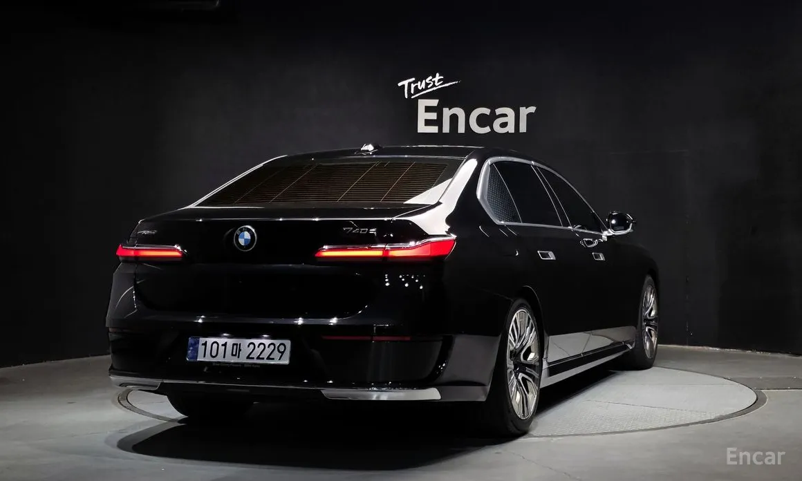 BMW 7 Series 2022 740d xDrive Design Pure Excellence