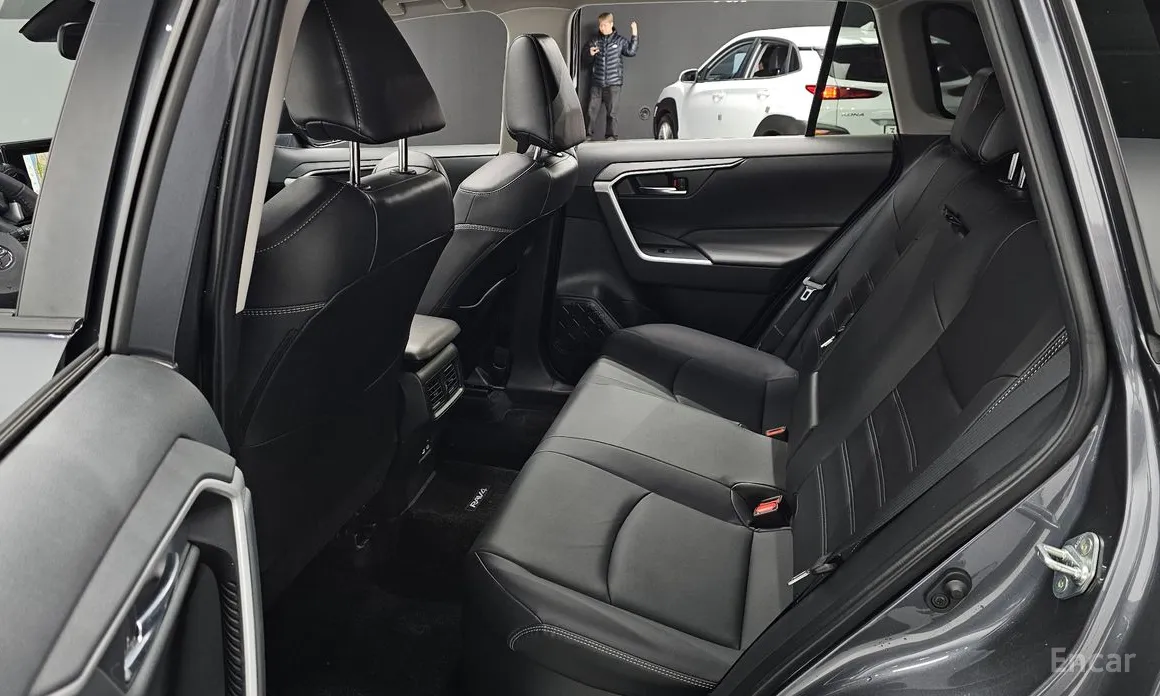 Toyota RAV4 2019 2.5 2WD Hybrid XLE