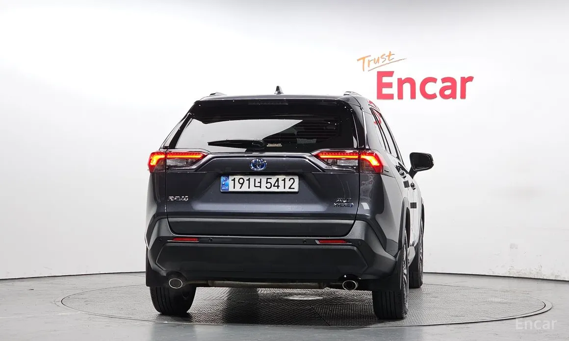 Toyota RAV4 2019 2.5 2WD Hybrid XLE