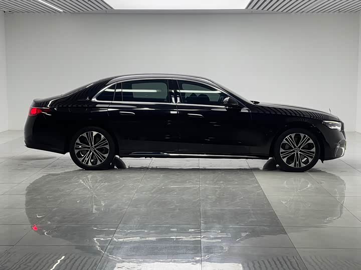Mercedes-Benz E-Class Hybrid 2024 2024款 E 350 e L 插电式混合动力轿车