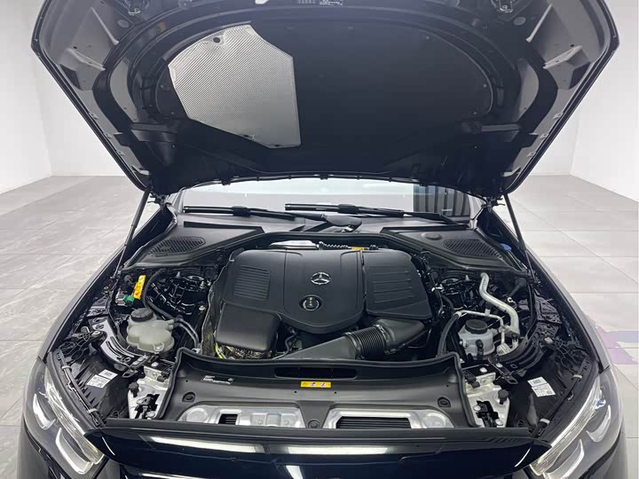 Mercedes-Benz E-Class Hybrid 2024 2024款 E 350 e L 插电式混合动力轿车