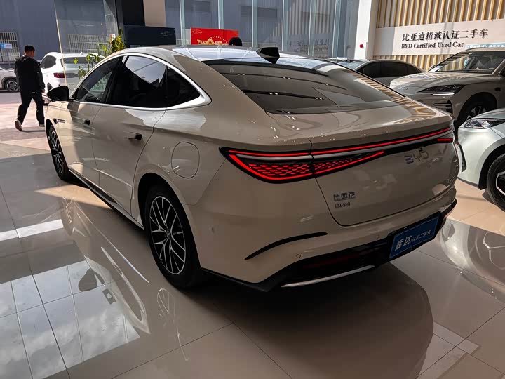 BYD Seal 07 DM-i Hybrid 2025 2025款 智驾版 DM-i 1.5L 125km 尊贵型
