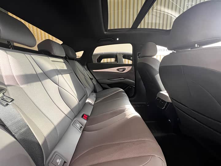 BYD Seal 07 DM-i Hybrid 2025 2025款 智驾版 DM-i 1.5L 125km 尊贵型