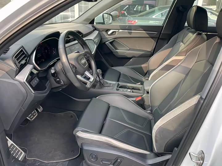 Audi Q3 2024 2024款 40 TFSI 时尚动感型