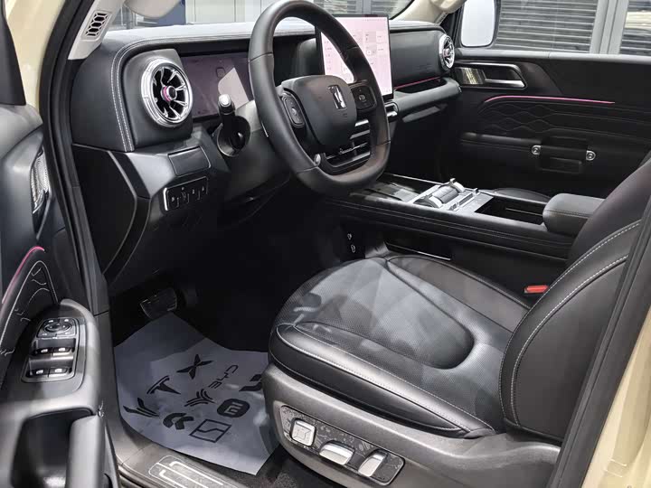 Tank 300 Hybrid 2025 2025款 Hi4-T 37.1kWh