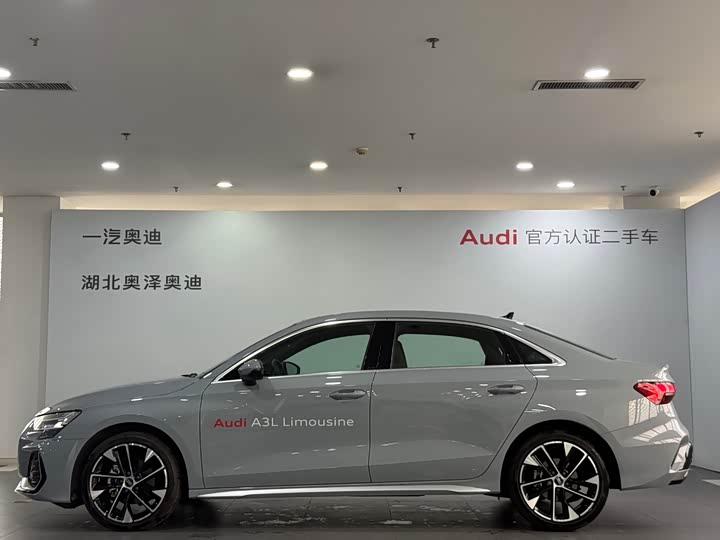 Audi A3 2025 2025款 A3L Limousine 35TFSI 飞驰尊享型