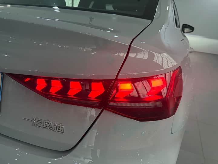 Audi A3 2025 2025款 A3L Limousine 35TFSI 飞驰尊享型