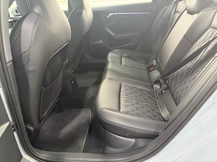 Audi A3 2025 2025款 A3L Limousine 35TFSI 飞驰尊享型