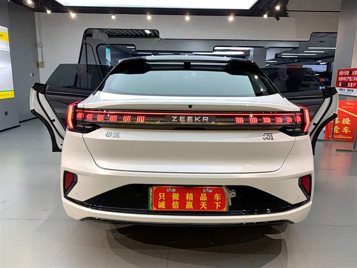 Zeekr 001 2025 2025款 WE版 100kWh 后驱