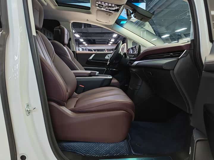 Buick GL8 Century 2025 2025款 2.0T 七座蕴世版